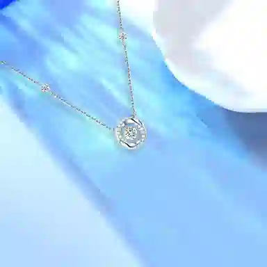 【999足银】 凤祥囍事 老凤祥 莫比乌斯 璀璨之星 灵动爆闪宝石跳动的心女生锁骨链 女朋友闺蜜纪念日周年礼精美礼盒#好运 纯银 项链 女款