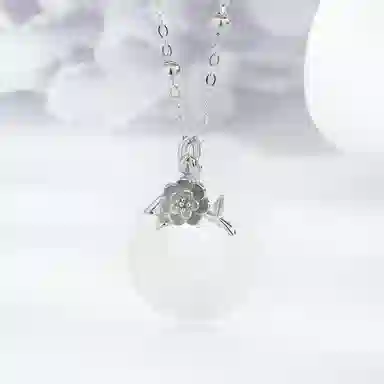 925