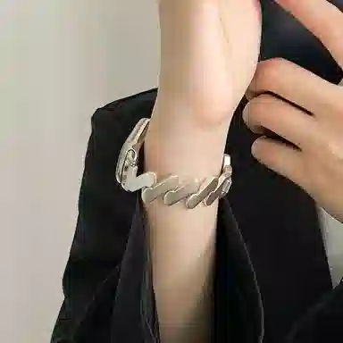 FZRT 8NFC76543