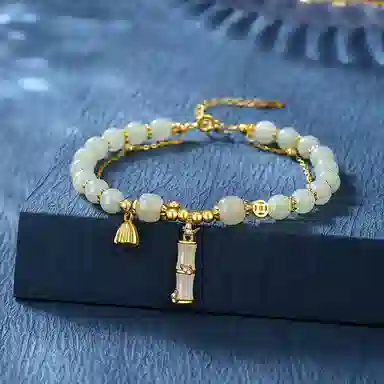 中国珠宝 竹节手饰 节节高升 好运连连 仙风雅韵 灵动婉约 竹节环绕 寓意吉祥 光泽亮丽 玉髓 手链 女款