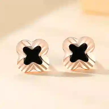 【可刻字写贺卡】 中国珠宝 四叶草 时刻为你守护她 爱要始于行动 浪漫轻奢 百搭精致日常通勤显气质 玛瑙 耳钉 女款