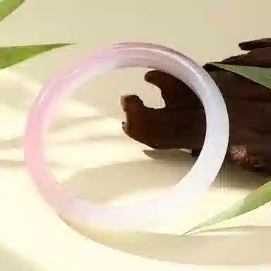 中国珠宝 樱花粉手饰 温润如玉 落落大方 如诗如画 浑然天成 遇见最美好的你 玉髓 手镯 女款