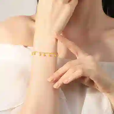 中国珠宝 金珠手饰 简约大气 时尚单品 日常百搭优雅贵气轻奢高级感 小巧精致显气质 森系小清新 足金 按克计价 黄金手链 女款