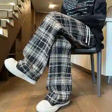 D&W Classic Christmas Red Plaid Sweatpants