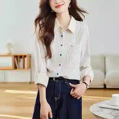 曲韩 条纹口袋翻领上衣时尚通勤宽松纯棉春季长袖衬衫 女款 米杏条