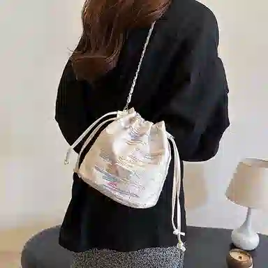 雅鹿 时尚波纹日常通勤优雅大学生上课外出精美配色高级水桶百搭菜篮子印花 尼龙布 斜挎包 男女同款情侣款 黑色/黄色/蓝色/白色/粉色