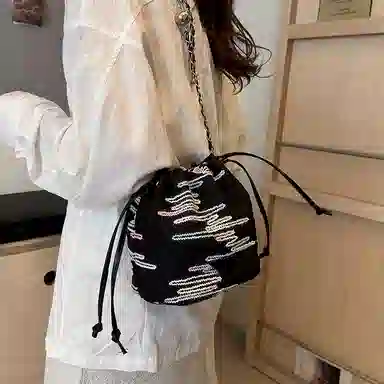 雅鹿 时尚波纹日常通勤优雅大学生上课外出精美配色高级水桶百搭菜篮子印花 尼龙布 斜挎包 男女同款情侣款 黑色/黄色/蓝色/白色/粉色