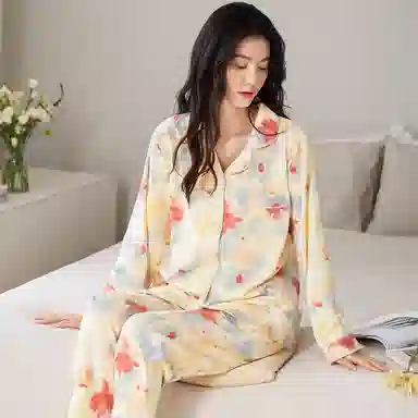 梦特娇 枫叶长袖长裤翻领开衫家居服 休闲风精致高级感亲肤舒适纯棉保暖上衣可外穿睡衣套装 秋冬季 女款 两件套 米黄色