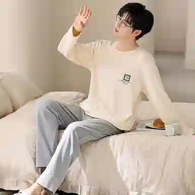 梦特娇 简约纯棉家居服可外穿圆领长袖长裤舒适透气亲肤 个性印花高级感设计休闲宽松青年学生保暖上衣睡衣套装 秋冬 男款 两件装 米白色