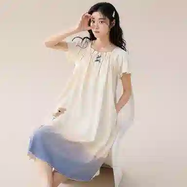 梦特娇 中长款可外穿带胸垫家居服舒适凉感甜美可爱短袖睡裙 女款 梦幻蓝