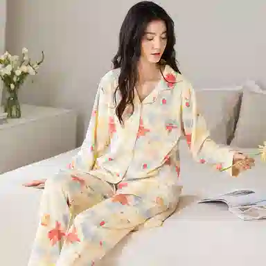 梦特娇 枫叶长袖长裤翻领开衫家居服 休闲风精致高级感亲肤舒适纯棉保暖上衣可外穿睡衣套装 秋冬季 女款 两件套 米黄色