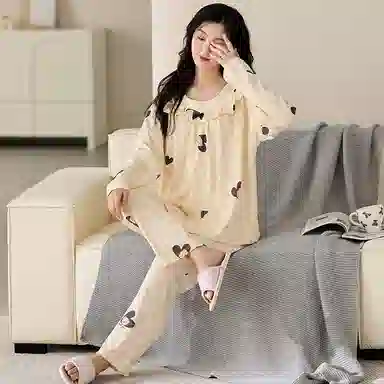 梦特娇 甜美公主风纯棉长袖长裤家居服可外穿 卡通爱心印花设计 休闲简约舒适柔软亲肤保暖上衣睡衣套装 秋冬季 女款 两件套 米白色