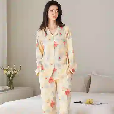 梦特娇 枫叶长袖长裤翻领开衫家居服 休闲风精致高级感亲肤舒适纯棉保暖上衣可外穿睡衣套装 秋冬季 女款 两件套 米黄色