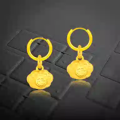999