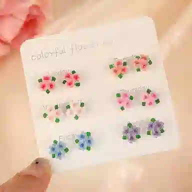 【鲜花和你】 零界 甜美清新彩色花朵 小巧精致 不重样 防过敏养耳洞 塑料 耳钉 男女同款情侣款