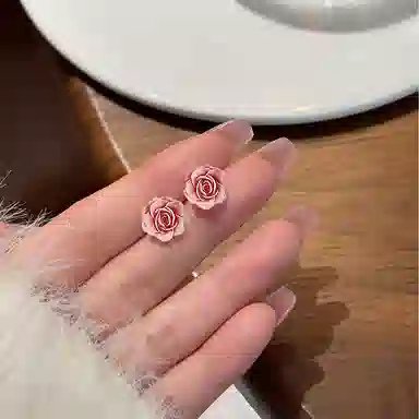 零界 时尚百搭甜美清新彩色花朵 小巧精致 不重样 防过敏养耳洞 塑料 耳钉 男女同款情侣款