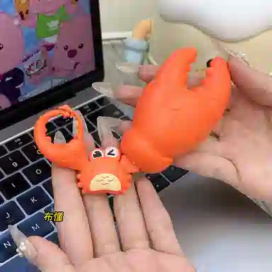 零界 拉线螃蟹 大钳子 休闲解压趣味书包挂饰 钥匙扣 亚克力 挂件 男女同款情侣款