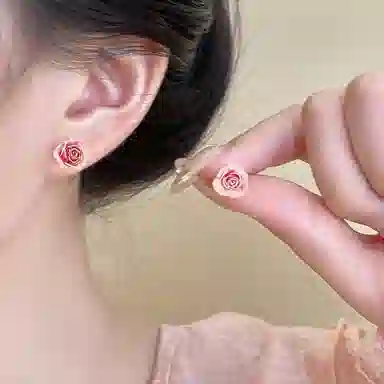 【耳边花海】 零界 甜美清新彩色花朵 小巧精致 不重样 防过敏 塑料 耳钉 男女同款情侣款