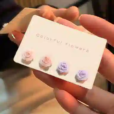 【花海拾美】 零界 甜美清新彩色花朵 小巧精致 不重样 防过敏养耳洞耳饰套装 塑料 耳钉 男女同款情侣款