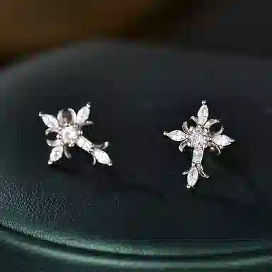 925