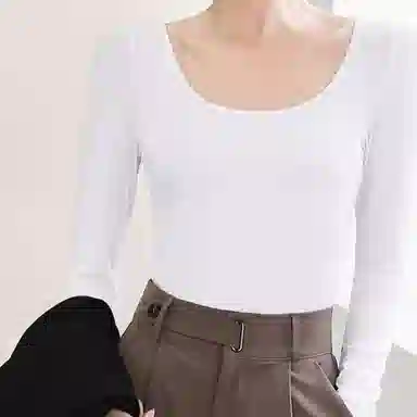 AWAO U T