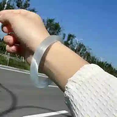 静范 碎冰蓝叮当贵妃镯新中式冰透一步一响金钱进袋满天星叠戴 精致优雅气质时髦日常通勤百搭轻奢风格告白#好运 琉璃 手镯 女款