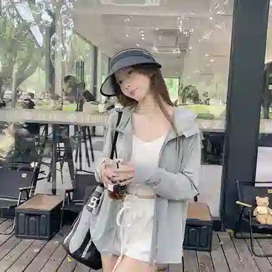涂诗菲 透气冰感大帽檐防紫外线修身截短外套 女款