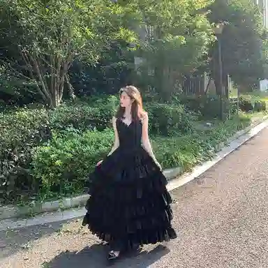 桴生 法式重工蕾丝拼接收腰显瘦立体蛋糕气质度假风长裙吊带连衣裙 女款