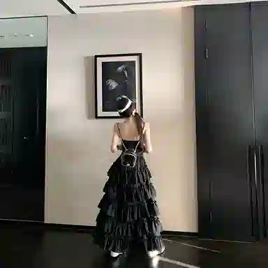 桴生 法式重工蕾丝拼接收腰显瘦立体蛋糕气质度假风长裙吊带连衣裙 女款