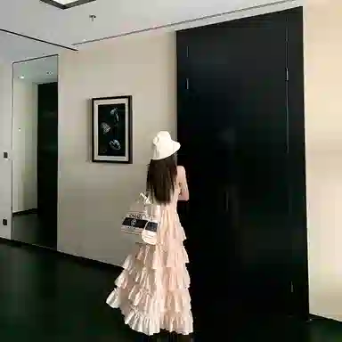 桴生 法式重工蕾丝拼接收腰显瘦立体蛋糕气质度假风长裙吊带连衣裙 女款