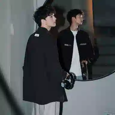 金贝勒 日系简约字母印花休闲翻领落肩宽松纽扣长袖衬衫 男女同款