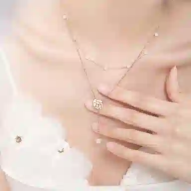 骊碧 香港轻奢珍珠山茶花双层叠戴 气质浪漫 实用高档 有意义 铜 项链 女款