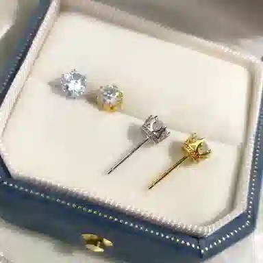 925