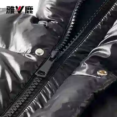 雅鹿黑金羽绒服 蓄热