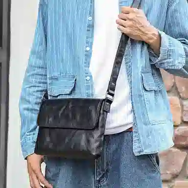 VIHUS Shoulder Bag Black