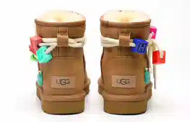 UGG Classic Mini