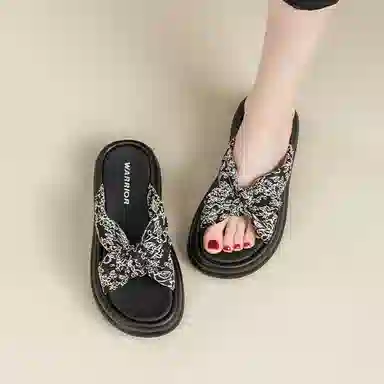 Warrior French Chic Slide Sandals Black Cream