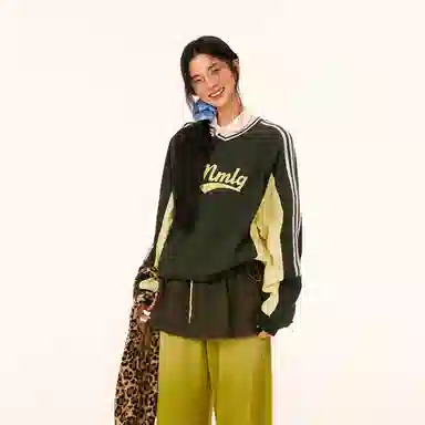 Mmlg V-neck Logo Sweatshirt