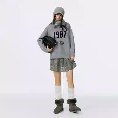 Mmlg 1987 Classic Logo Sweater