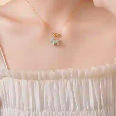 925
