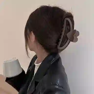 简应舒 百搭爱心缕空 亚克力 发夹 男女同款情侣款