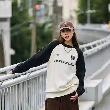 兔先森 美式复古字母刺绣插肩袖宽松时尚百搭拼接撞色圆领套头保暖长袖针织衫 男女同款