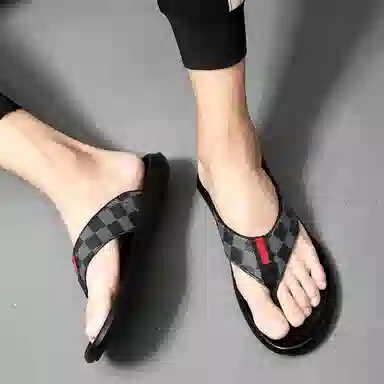 依米奴 高颜值 户外家居 真皮年轻 舒适柔软耐折 复古经典 雅痞帅气 真皮质感 柔软细腻 轻便 橡胶底 图腾车缝线 防磨人字拖鞋 男女同款