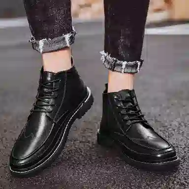 依米奴 高颜值 英伦风 经典复古 高级感 年轻 时尚潮流 脚感舒适 低调百搭 日常通勤 职场 简约帅气 轻便柔软  马丁靴 男款