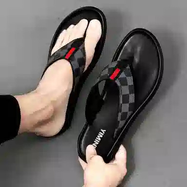 依米奴 高颜值 户外家居 真皮年轻 舒适柔软耐折 复古经典 雅痞帅气 真皮质感 柔软细腻 轻便 橡胶底 图腾车缝线 防磨人字拖鞋 男女同款