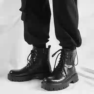 依米奴 户外外穿 英伦风 复古经典 高颜值 时尚潮流 脚感舒适 真皮质感 低调百搭 日常通勤 职场会议 简约帅气 轻便柔软  马丁靴 男款