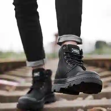 Yiminu Martin Boots Black