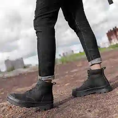 Yiminu Martin Boots Black