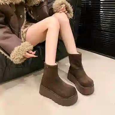 依米奴 绒面 高颜值  加绒舒适 降温保暖 小个子增高 显瘦 两穿 时尚潮流 低调百搭 日常通勤 轻便柔软 一脚蹬 雪地靴 女
