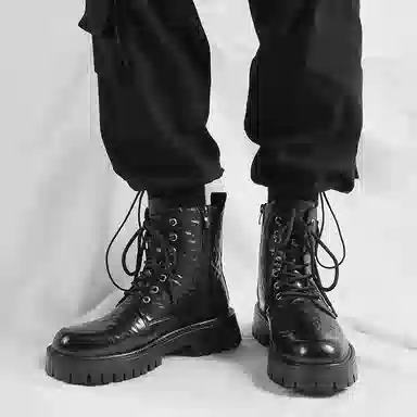 依米奴 户外外穿 英伦风 复古经典 高颜值 时尚潮流 脚感舒适 真皮质感 低调百搭 日常通勤 职场会议 简约帅气 轻便柔软  马丁靴 男款